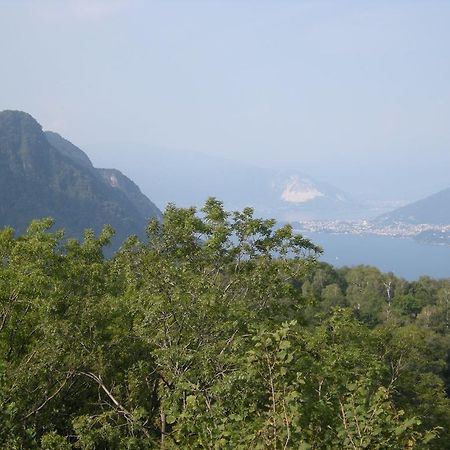 La Casa Del Borgo Bed and Breakfast Brissago-Valtravaglia Eksteriør billede