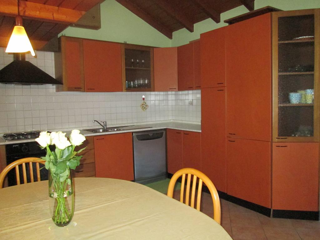 La Casa Del Borgo Bed and Breakfast Brissago-Valtravaglia Eksteriør billede