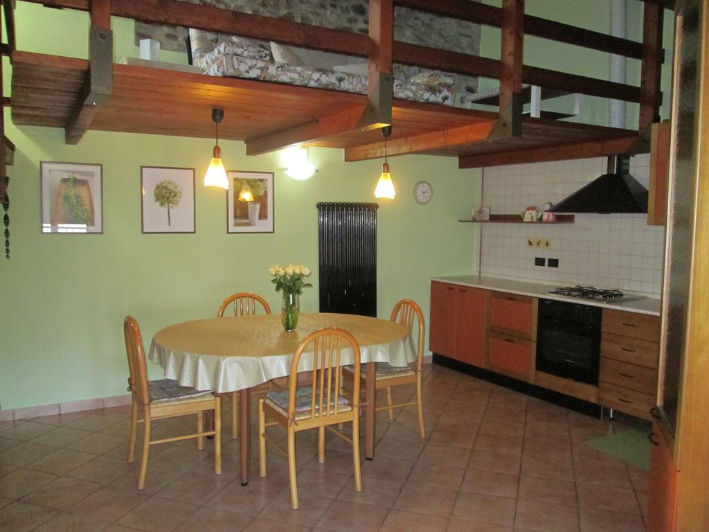 La Casa Del Borgo Bed and Breakfast Brissago-Valtravaglia Eksteriør billede