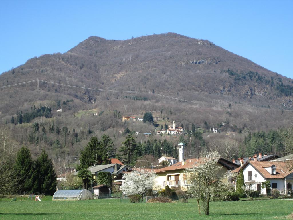 La Casa Del Borgo Bed and Breakfast Brissago-Valtravaglia Eksteriør billede
