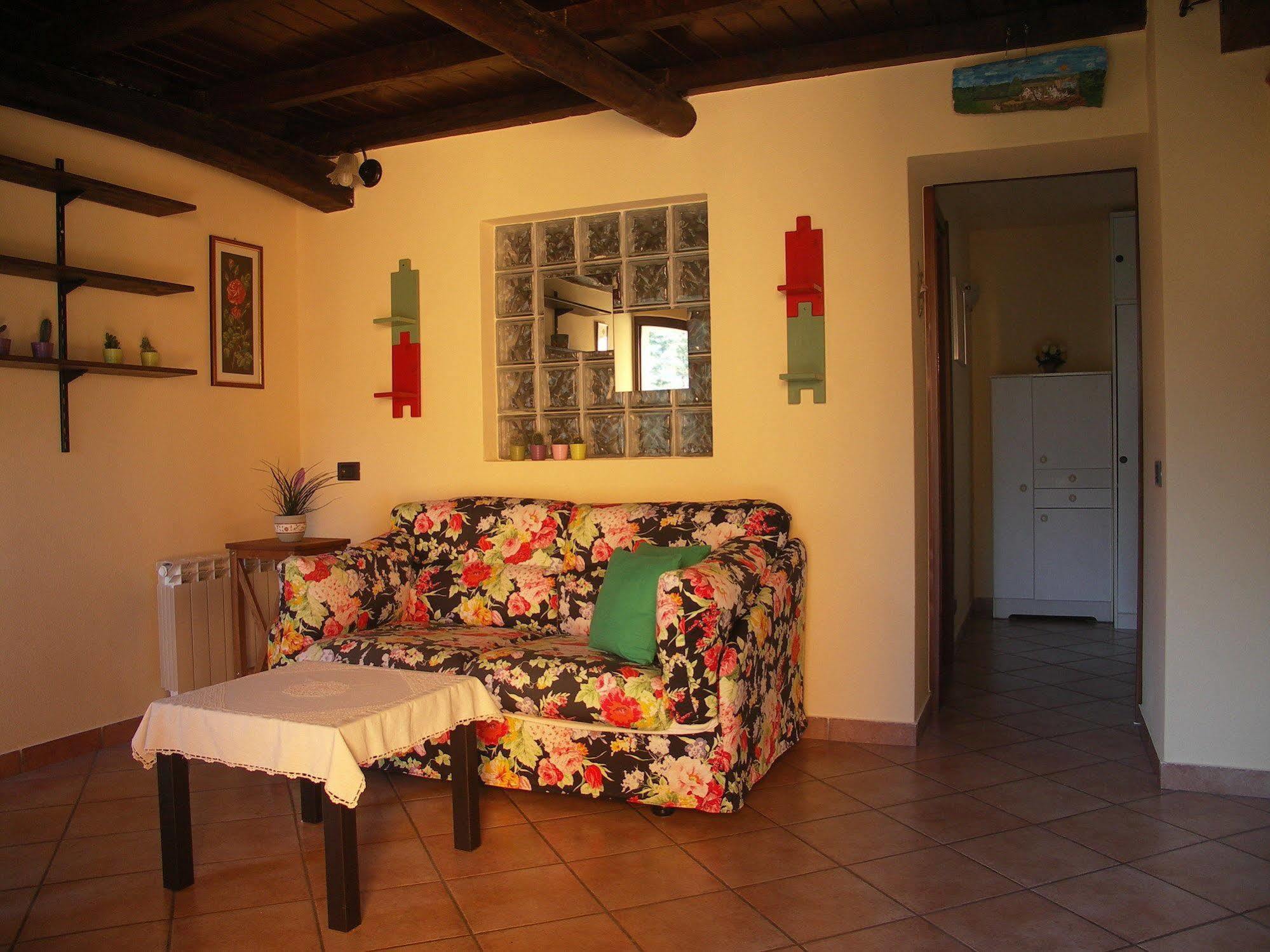 La Casa Del Borgo Bed and Breakfast Brissago-Valtravaglia Eksteriør billede