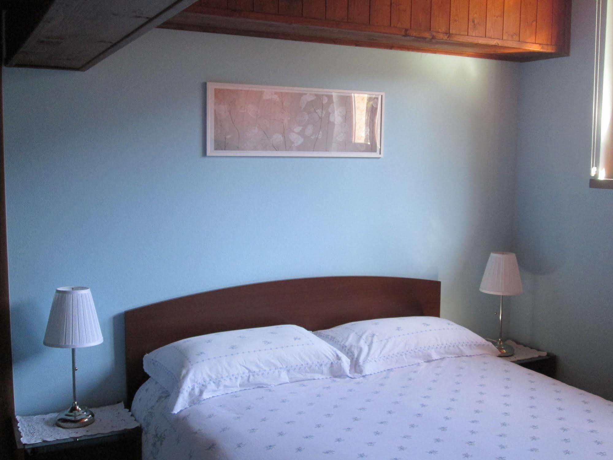 La Casa Del Borgo Bed and Breakfast Brissago-Valtravaglia Eksteriør billede
