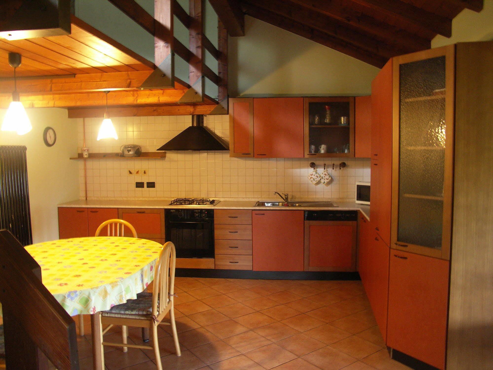 La Casa Del Borgo Bed and Breakfast Brissago-Valtravaglia Eksteriør billede